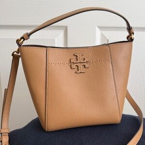 New Tory Burch McGraw Women's Small Bucket Bag (without tags)